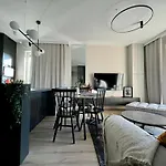 Wings&Dreams Apartments - Atlas Arena, Zoo, Lotnisko, Parking, Winda, Balkon