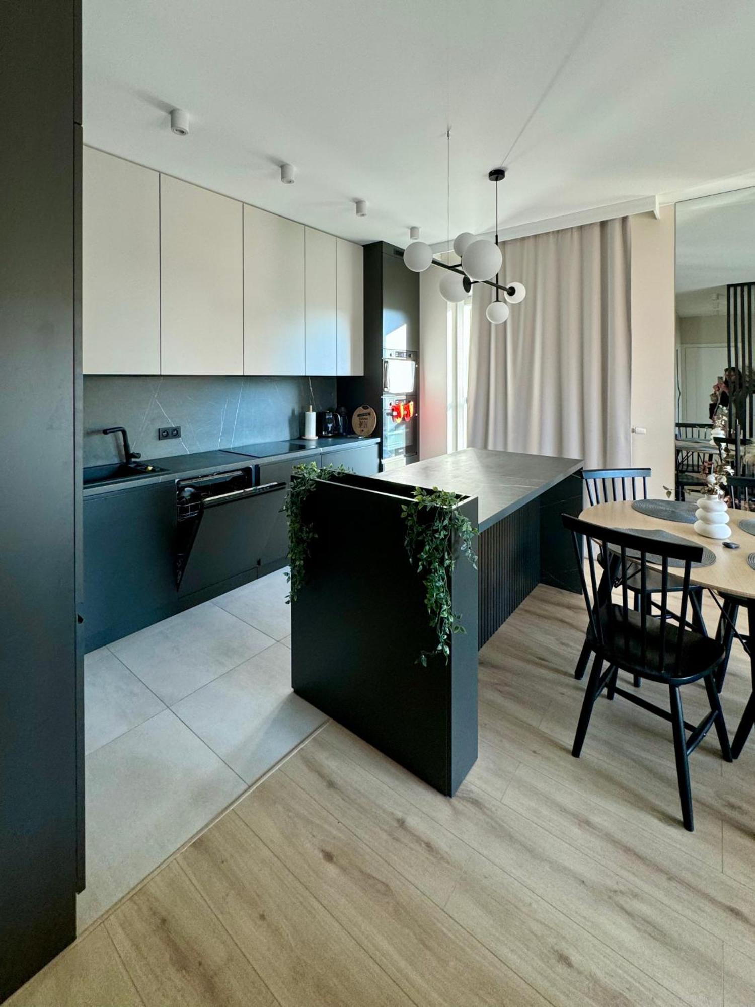 Apartament Wings&dreams - Atlas Arena, Zoo, Lotnisko, Parking, Winda, Balkon *